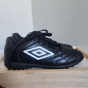Umbro Classico Xi TF Jr.